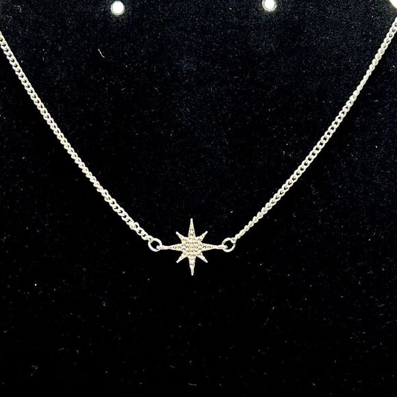 *3/$20* Silver tone rhinestone pavé starburst choker length necklace - Picture 1 of 2